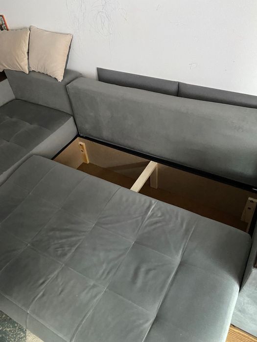 Coltar cu mini etajere