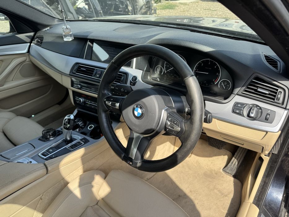 Dezmembrez BMW F10 2015 facelift 525d 218cp M Pachet plafon negru