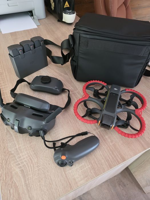 Vand drona DJI Avata 2 Fly More Combo,3 acumulatori,impecabila