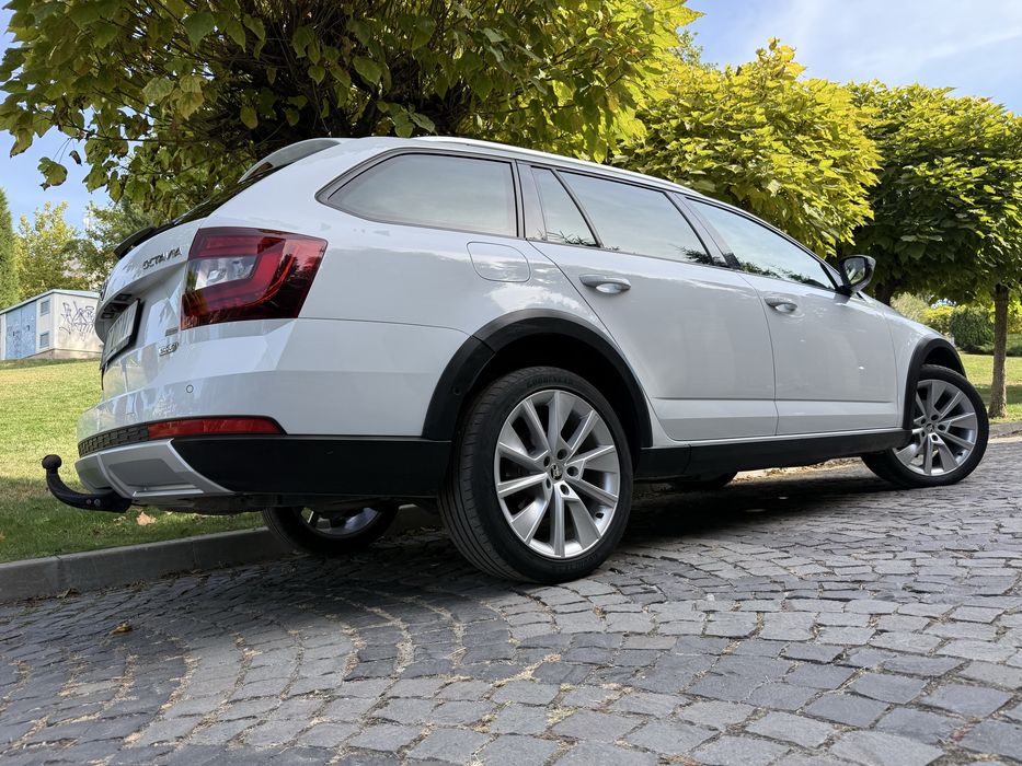 Skoda Octavia III SCOUT 2019 Full 4x4 cu Diferential blocabil electronic (EDL/EDS) Virtual Cockpit Panoramic Stare EXCELENTĂ