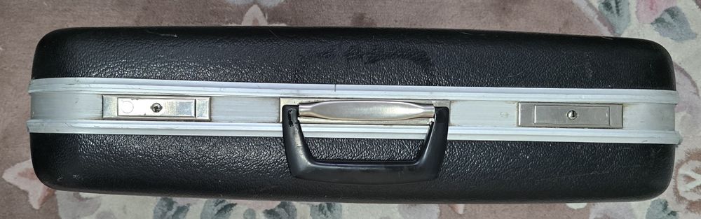 Чемодан дипломат