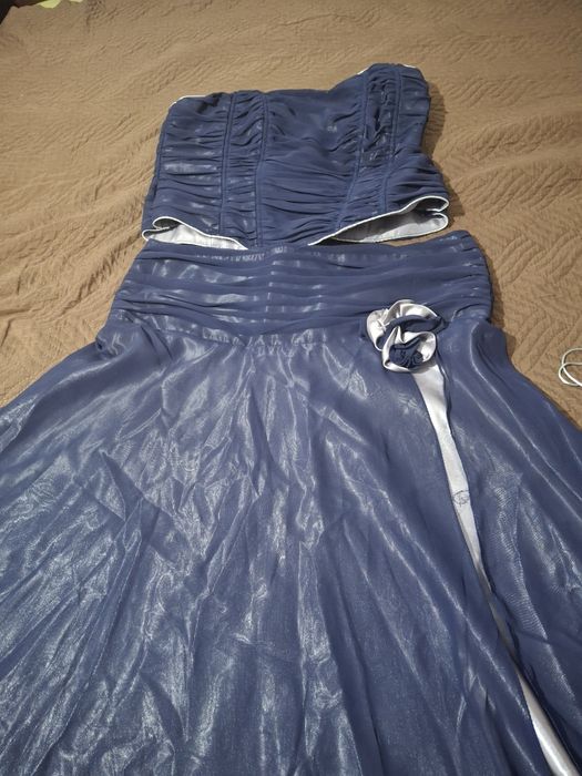 Тъмно синя бална рокля