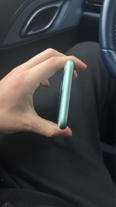 Продам телефон Айфон 11 64