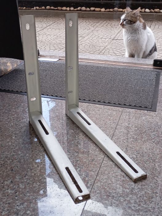 Стойка за климатик