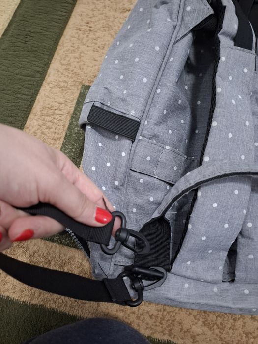 Ghiozdan pentru mame de bebelusi