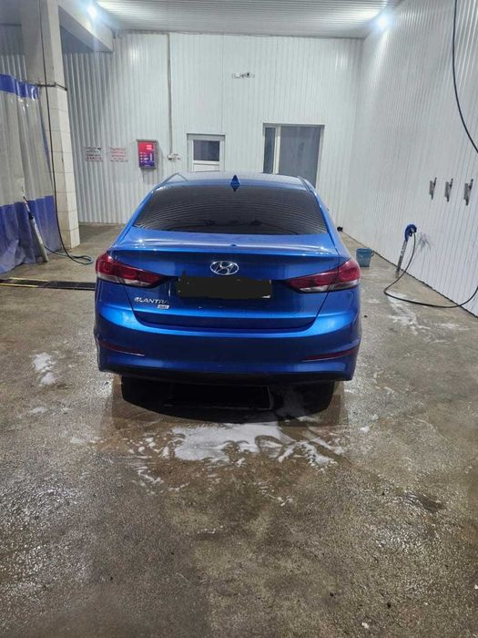 Автомашина Hyundai Elantra