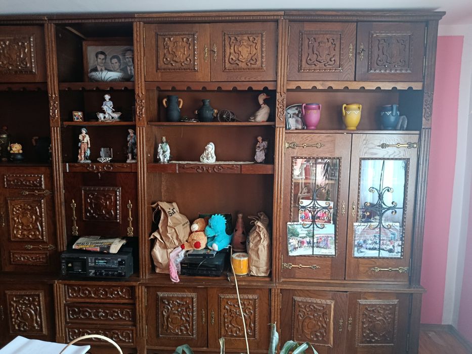 Mobilă de sufragerie/bibliotecă, stil clasic, foarte încăpătoare