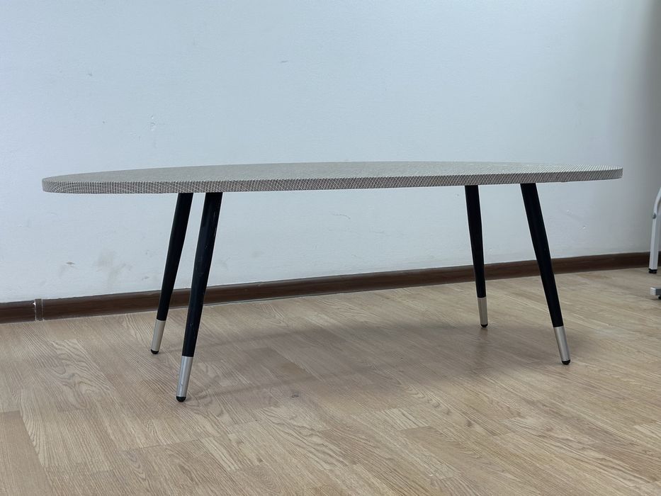 Продается стол