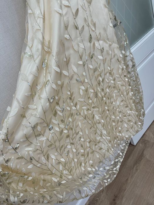 Шикарное вечернее платье