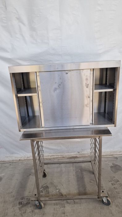 Немски шкаф за стена изцяло от неръждаема стомана