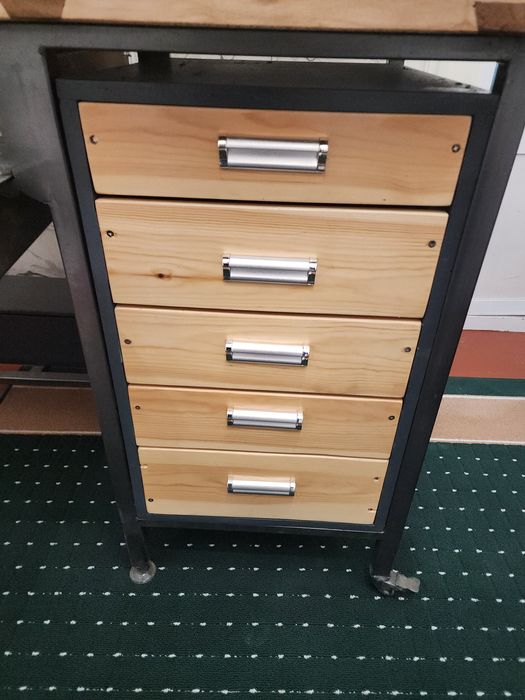 Ювелирный стол профессиональный.