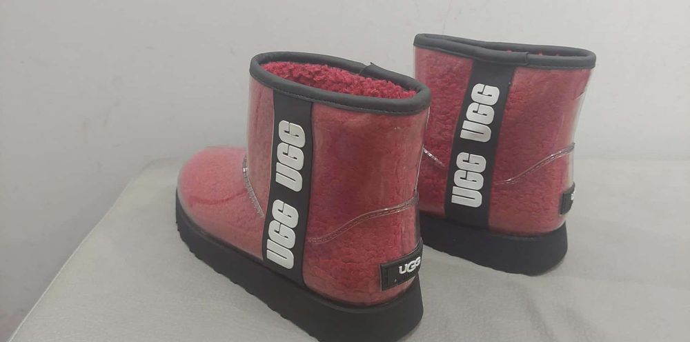 Дамски зимни боти UGG