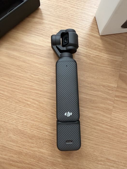 Vând cameră DJI Osmo Pocket 3 – Pachet Standard, În cutie, Stare Impecabilă