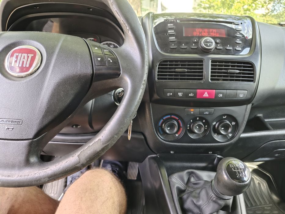 Închiriez frigorifica 220v  congelare