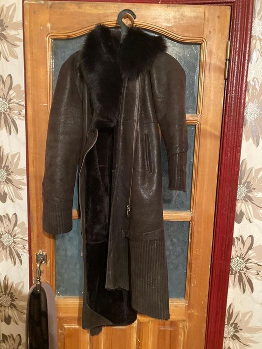 Продам дешево две теплые стильные дубленки