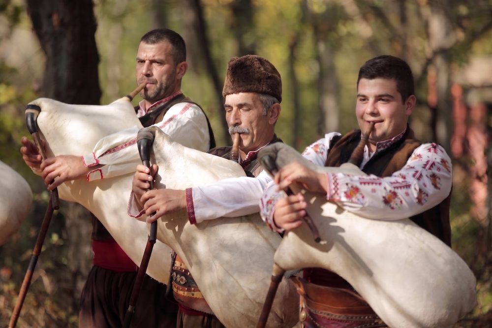 Kаба гайда за събития и празници извеждане на булка, вземане на кумове, посрещане в ресторант рожден ден изненада на юбилей, кръщене, фирмени събития