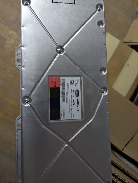 Продам 24 канальный усилитель мощности на Land rover 2021 г.в.