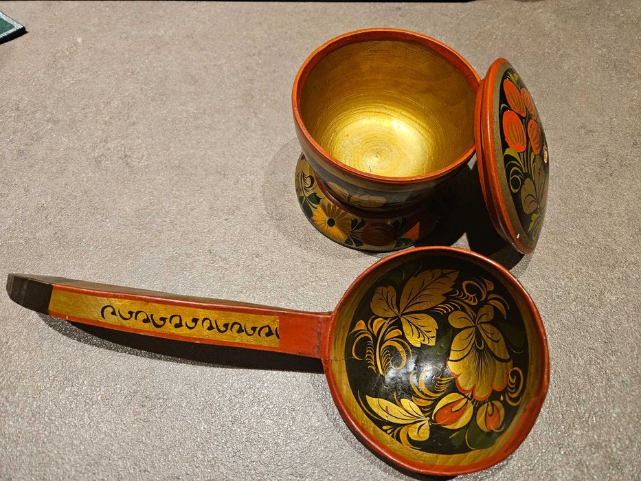 Традиционни руски рисувани съдове