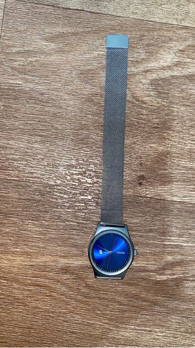 Часы RADO стильные- отличное состояние
