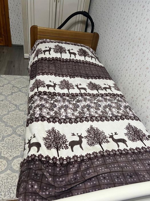 Продаю кровать вместе с матрасом