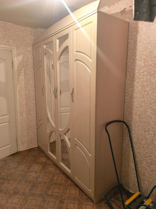 Продам два шкафа