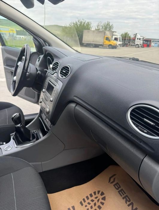 FORD Focus 2010 — imagine 4