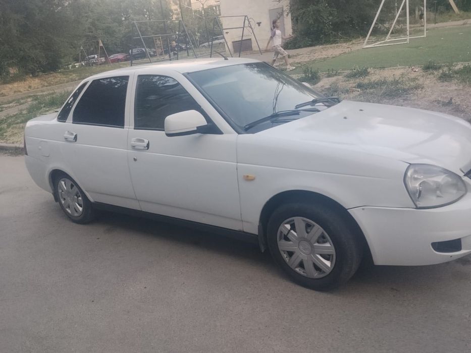Продам машину лада приора