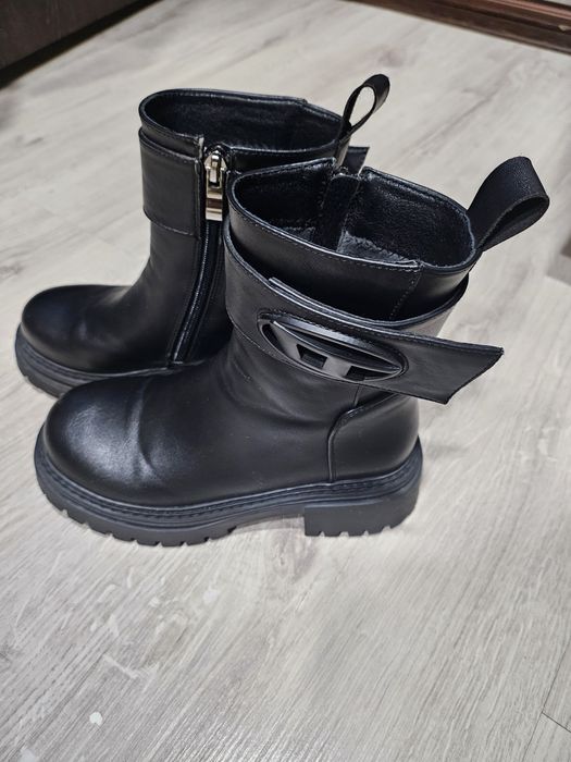 Продам ботинки осень весна на девочку