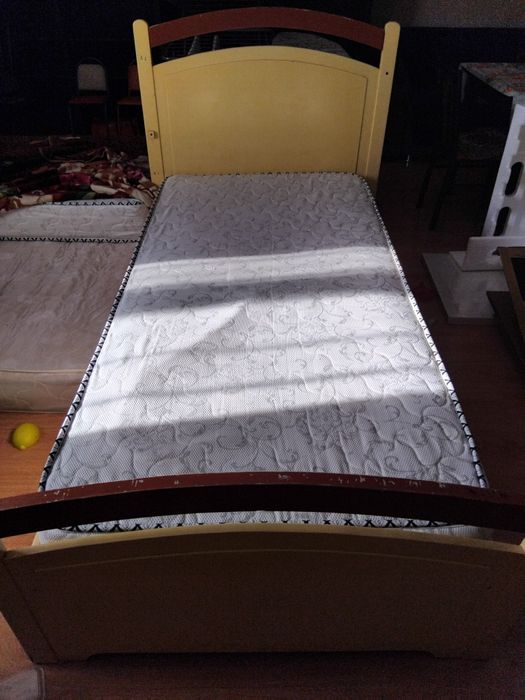 Кровать хорошем состоянии