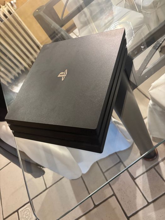 Playstation 4 pro 1TB