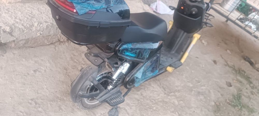 Elektr skutr sotiladi