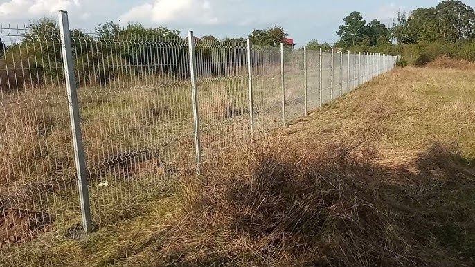 Executam garduri porți imprejmuiri din plasa la val sau alte modele