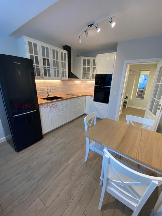 Дава се под наем Двустаен апартамент в София, Изток - 71 кв.м за 817.53 € - Снимка #4