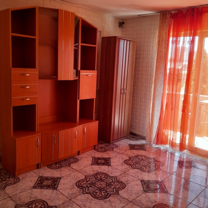 Închiriez apartament 3 camere