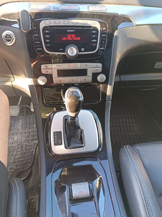 Продавам Ford s-max