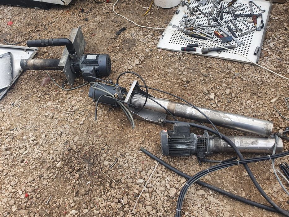 Pompa apa de pe cnc pt racire.