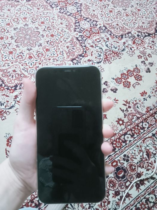 продается айфон 11