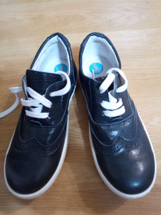 продам туфли на мальчика