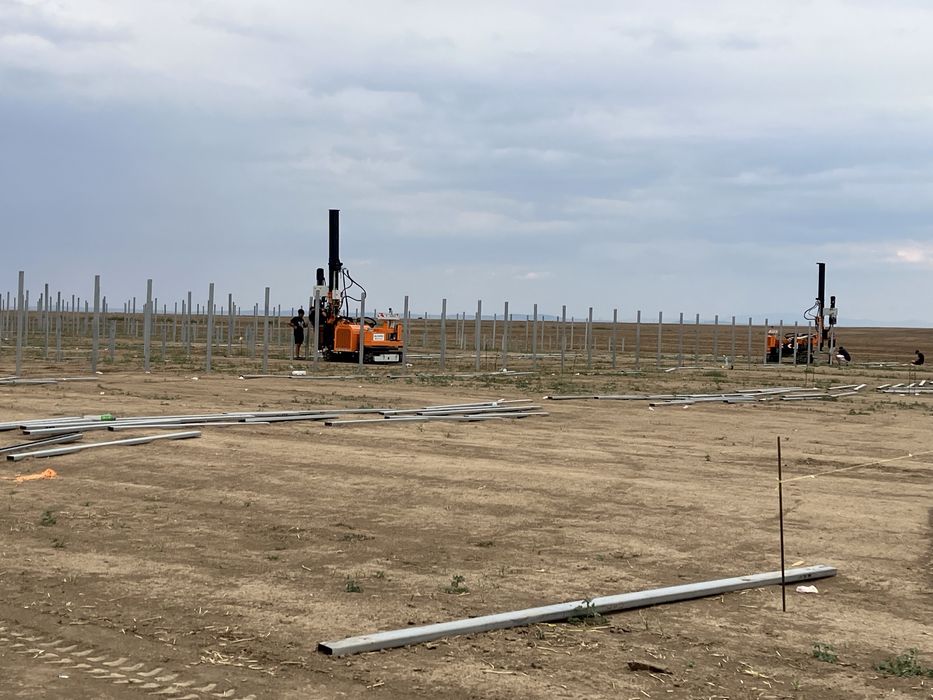 Se închiriază  Sonete pentru batut stâlpi -TURCHI 300F