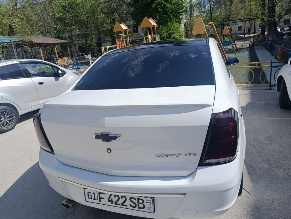 Кобальт сотилади,холати жудаям зур, факат бензинда юрган,салон