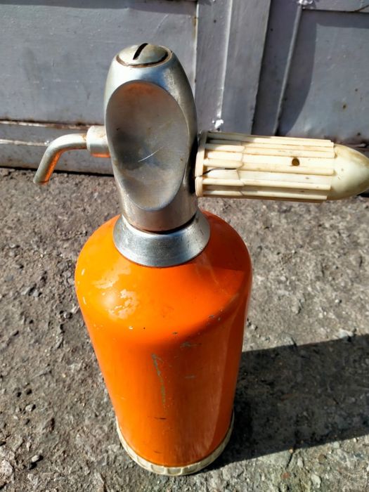 Сифон для газированных напитков.