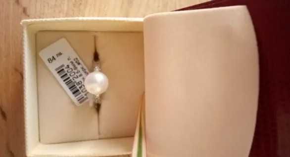 Дамски сребърен пръстен с естествена перла и циркони