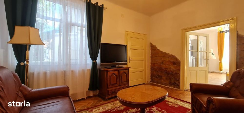 Vand apartament la casa , 2 camere , zona centrala