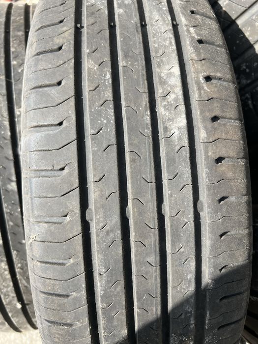 2 броя Гуми континентал 215/65/17
