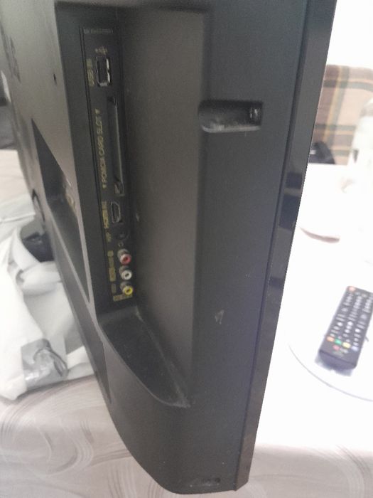 Телевизор 37инча