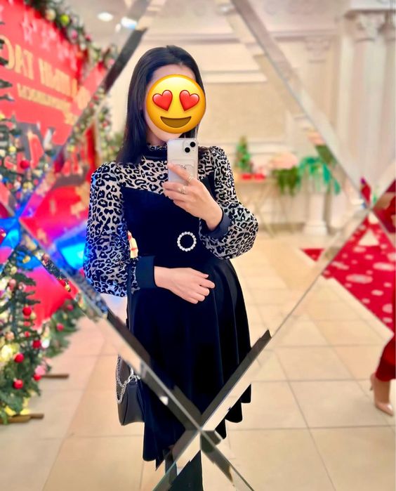 Продается велюровые платье