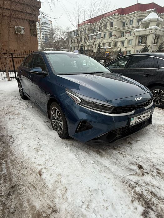 Машина Kia Cerato 2023