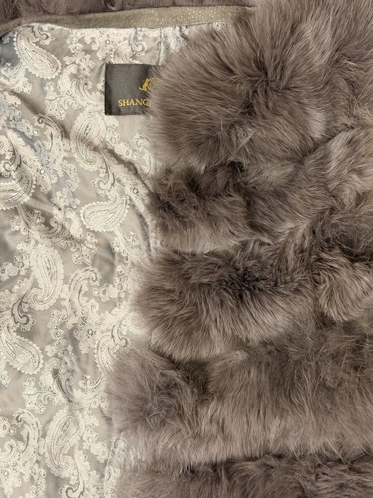 Меховая жилетка из песца