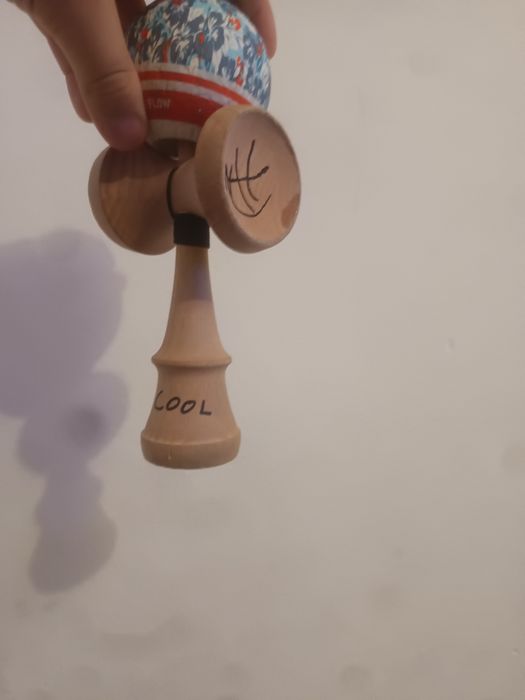 Semnată de Xremus Blondu și baiatucool