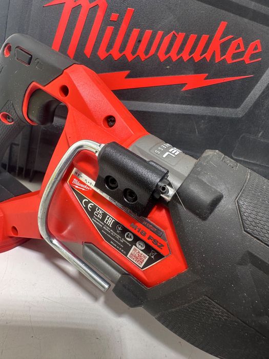 Milwaukee M18 FSZ FUEL - Fierastrau sabie profesional 18V